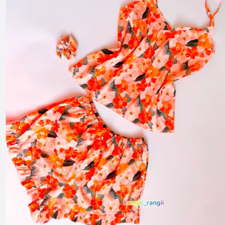 تاپ شورتک دخترانه طرح بهاری جنس سبک و خنک